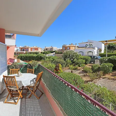 C17 - Mos In Daire Lagos